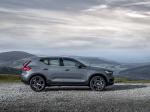 Volvo XC40 T5 Plug-in Hybrid Inscription 2002 года (UK)